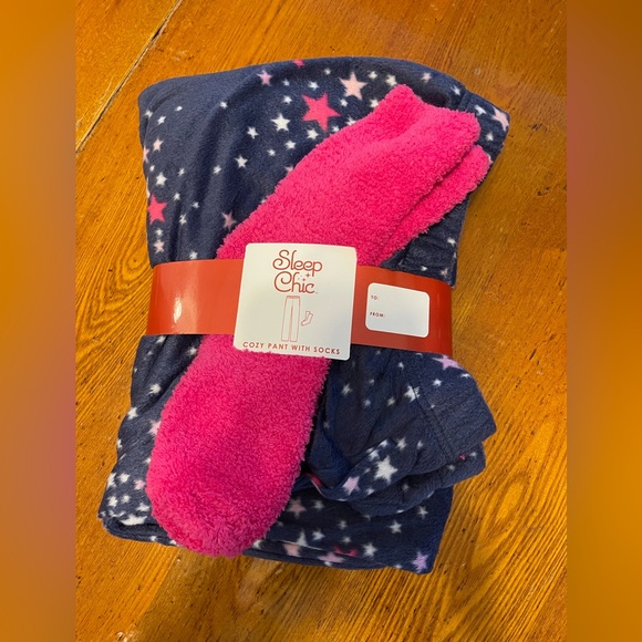 Other - Sleep Chic Star Pajama Set with Socks
